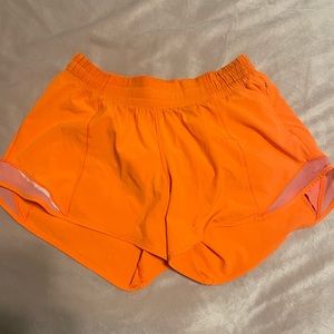 Lululemon Hotty Hot 4 in short size 6